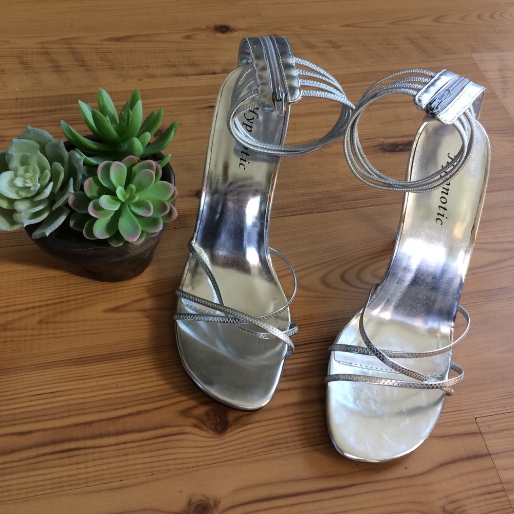 NWT Hypnotic Prima Silver Strappy Heels